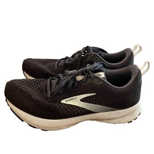 Women’s Brooks Revel Running Shoes Size 7.5